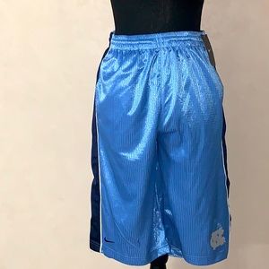-BRAND NEW NIKE UNC TARHEEL BOYS BASKETBALL SHORTS